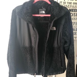 ✨SOLD✨Black North Face fleece jacket